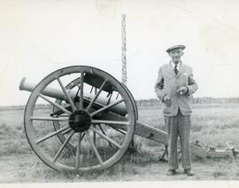 Tom Bateson with cannon