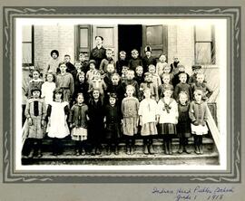 Indian Head Public School Grade 1 pupils 1918