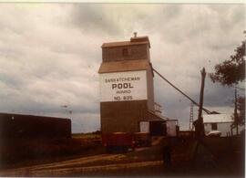 Saskatchewan Pool Grain Elevator at Winro (No. 635)