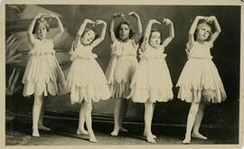 Five little dancers