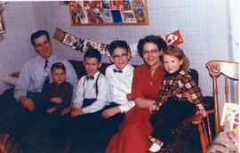 Bill & Melda Hingston and family