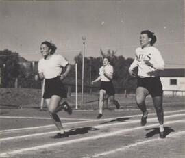 Betty Wilson and Pat Lawson in Sprint