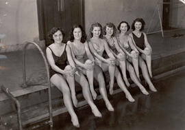 Women's Intramural Swimming Team - Group Photo