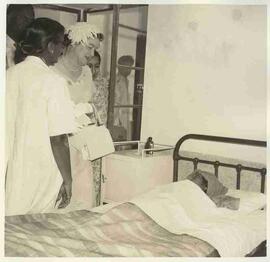 Olive Diefenbaker visiting Pakistani hospital