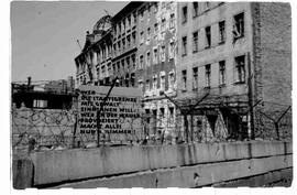 "Berlin: The Wall"