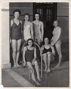 Senior Women's Swimming Team - Group Photo