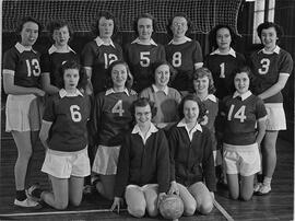 Huskiettes Volleyball Team - Group Photo