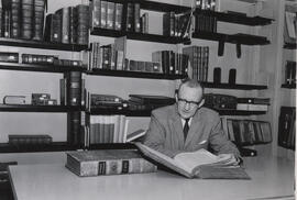 David C. Appelt with book
