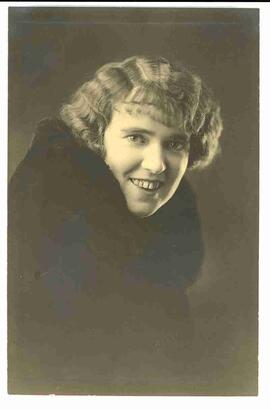 Photo portrait of Edna Diefenbaker