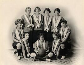 University of Saskatchewan Women's Basketball Team - Group Photo