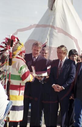 Prime Minister Brian Mulroney and Premier Roy Romanow with Chief Irvin Starblanket