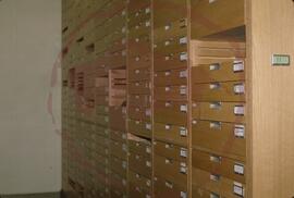 Curation cabinets
